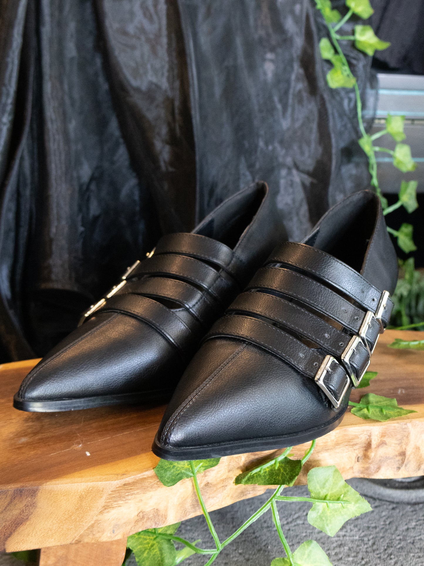 Coven Pointed Toe Heel